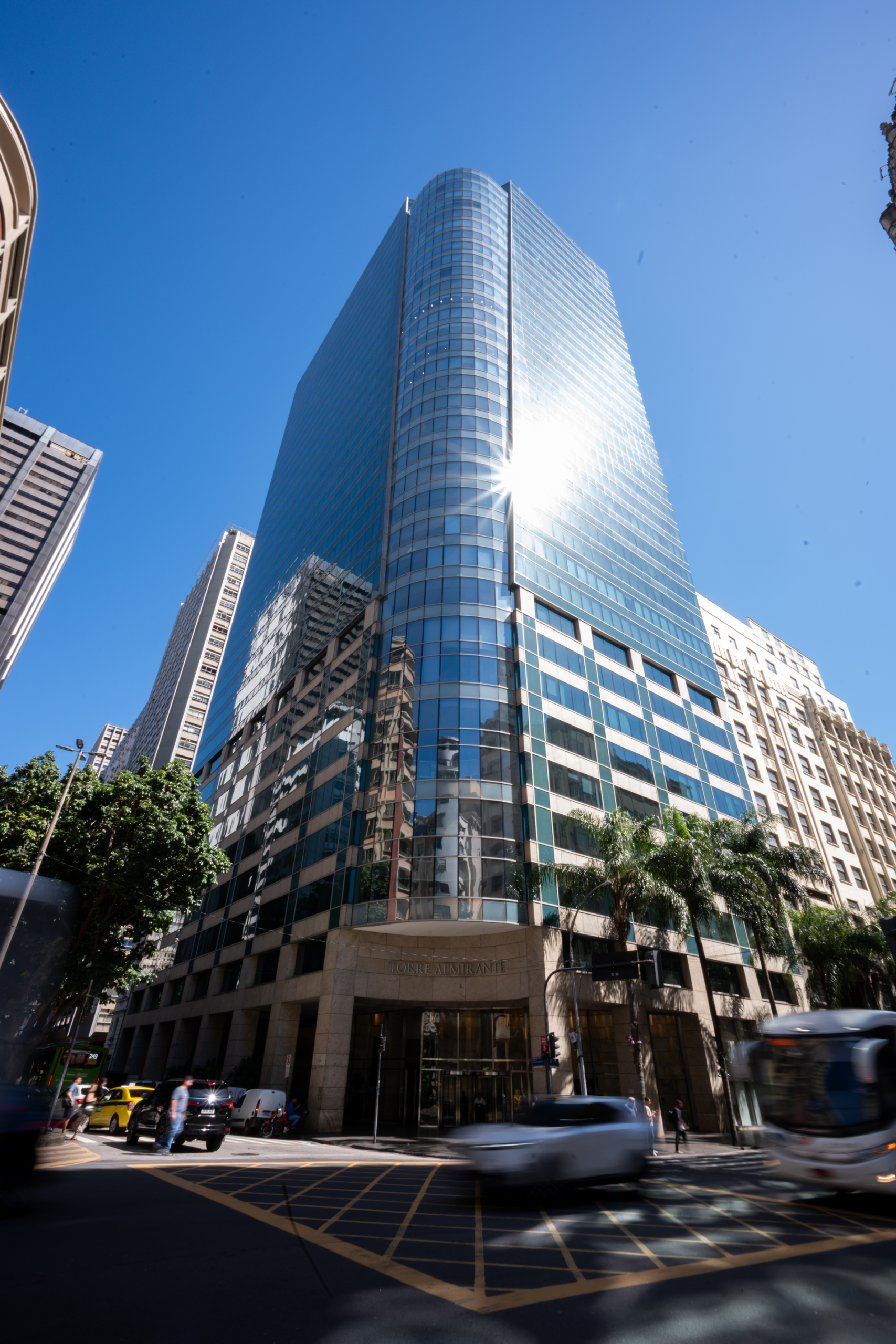 _RDM6976--red SiqueiraCastro Opens New Headquarters in Rio de Janeiro